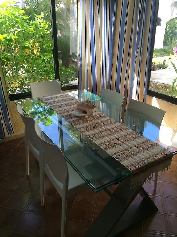 Nocleg ze śniadaniem Villa Silvia B&B Isla Mujeres